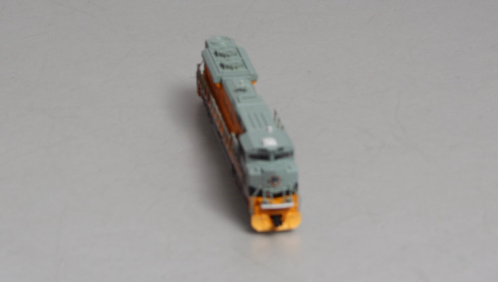 Kato 176-8405 N Scale D&RGW SD70ACe Powered Diesel Locomotive