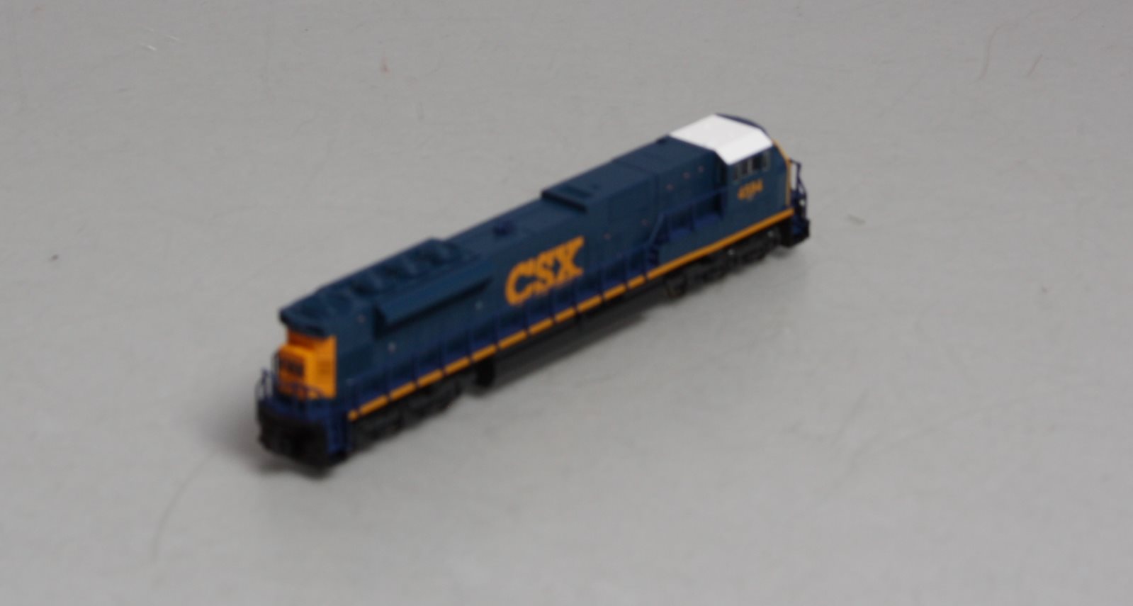 Kato 176-5511 N Scale CSX 'Dark Future' EMD SD80MAC Diesel Locomotive #4594