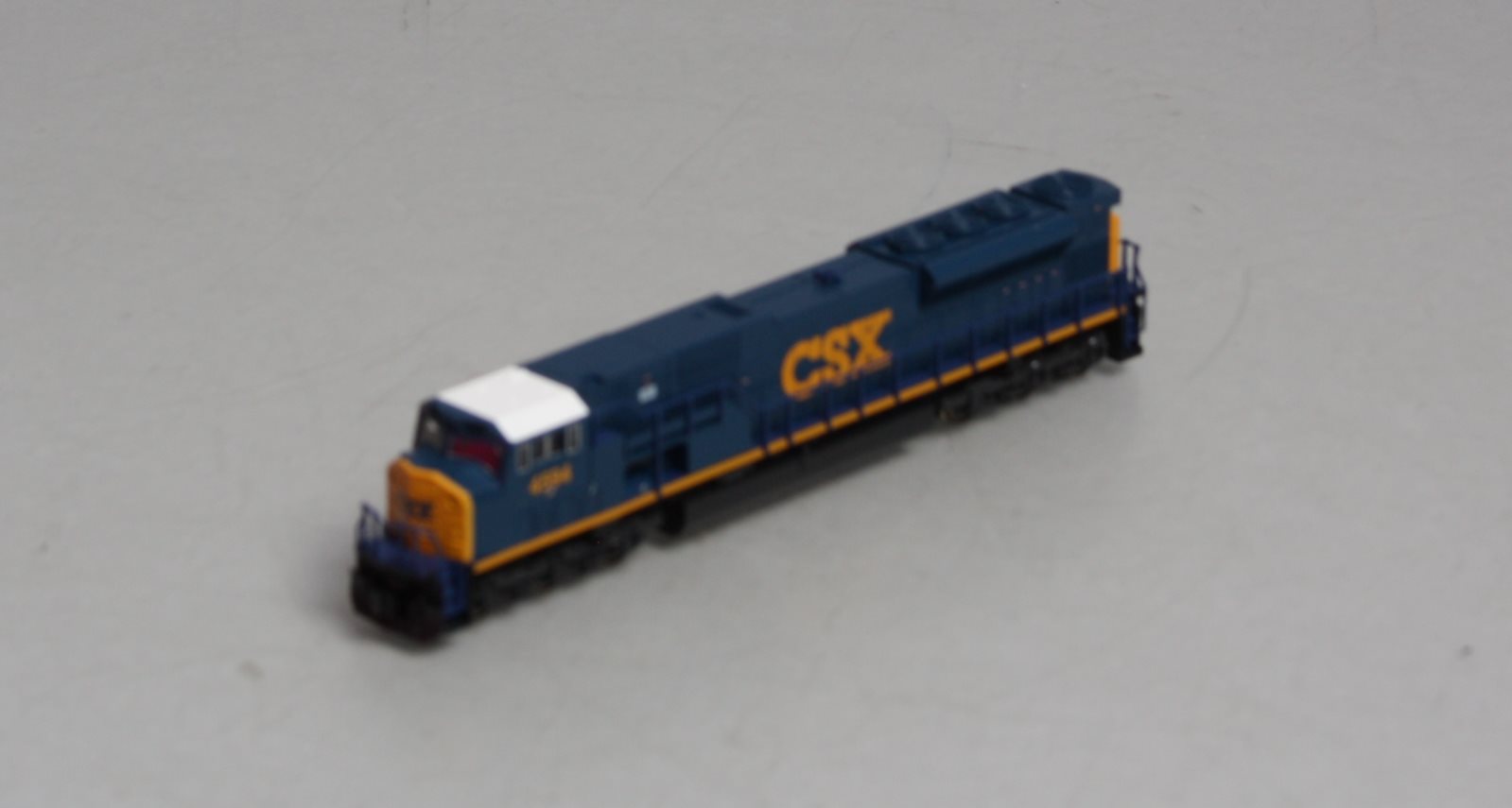 Kato 176-5511 N Scale CSX 'Dark Future' EMD SD80MAC Diesel Locomotive #4594