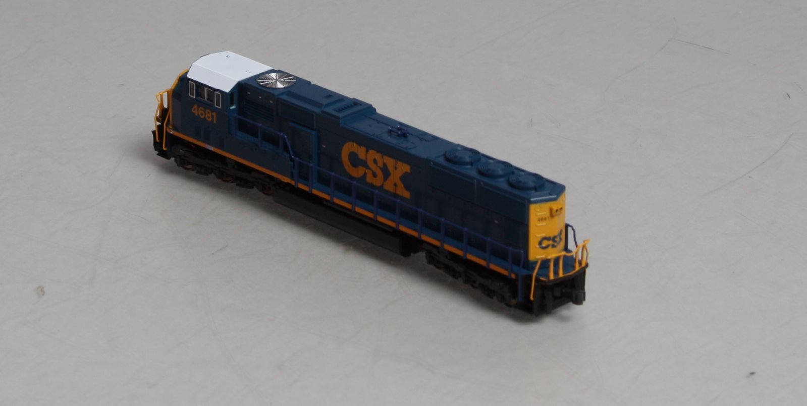 Kato 176-7601 N Scale CSX Transportation SD70M Diesel Locomotive #4681