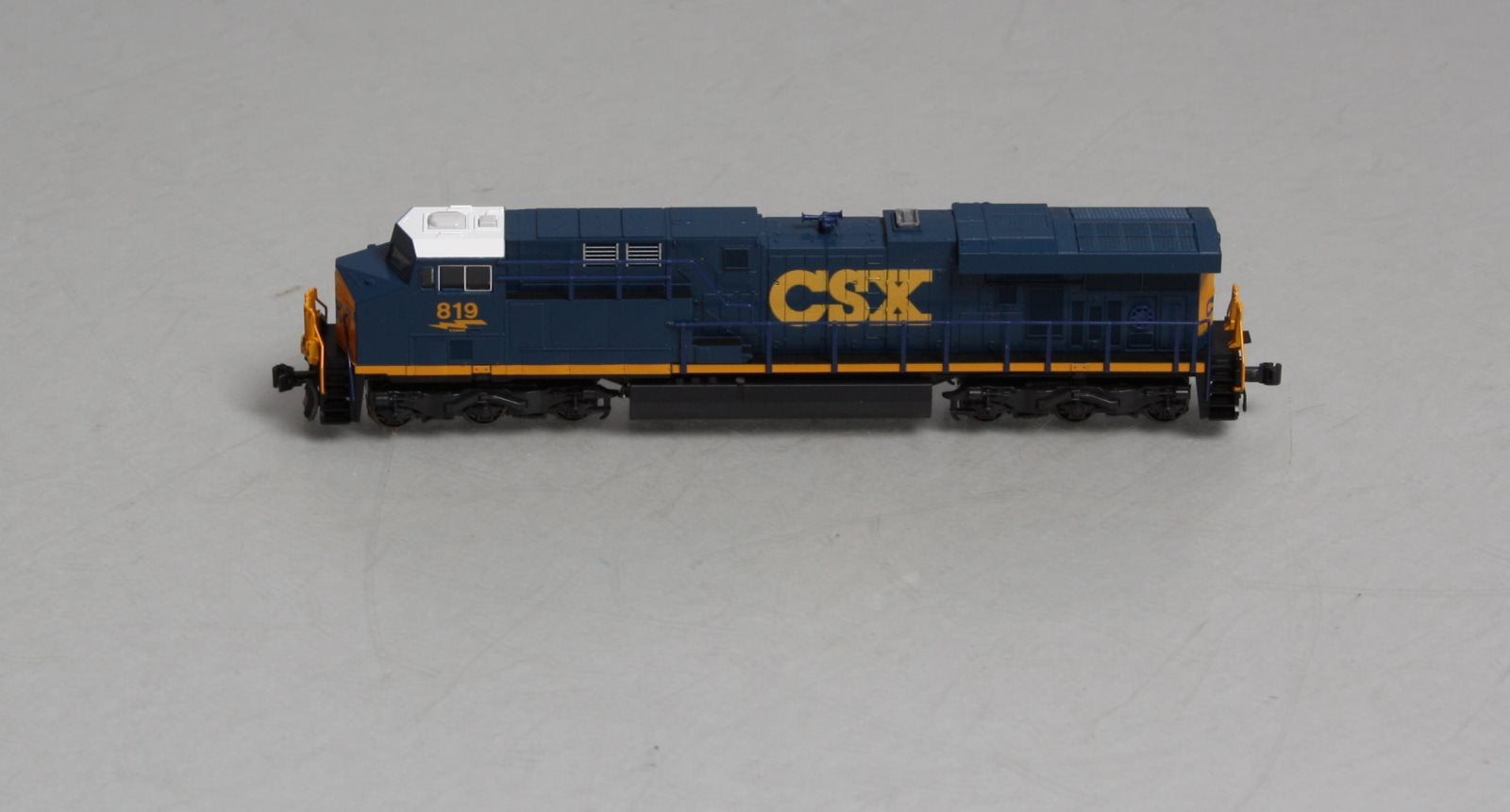 Kato 176-8908 N Scale CSX GE ES44AC 