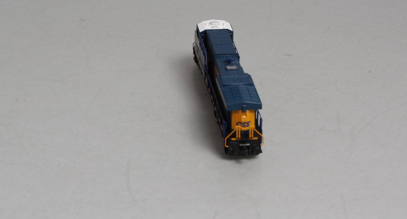 Kato 176-8908 N Scale CSX GE ES44AC 
