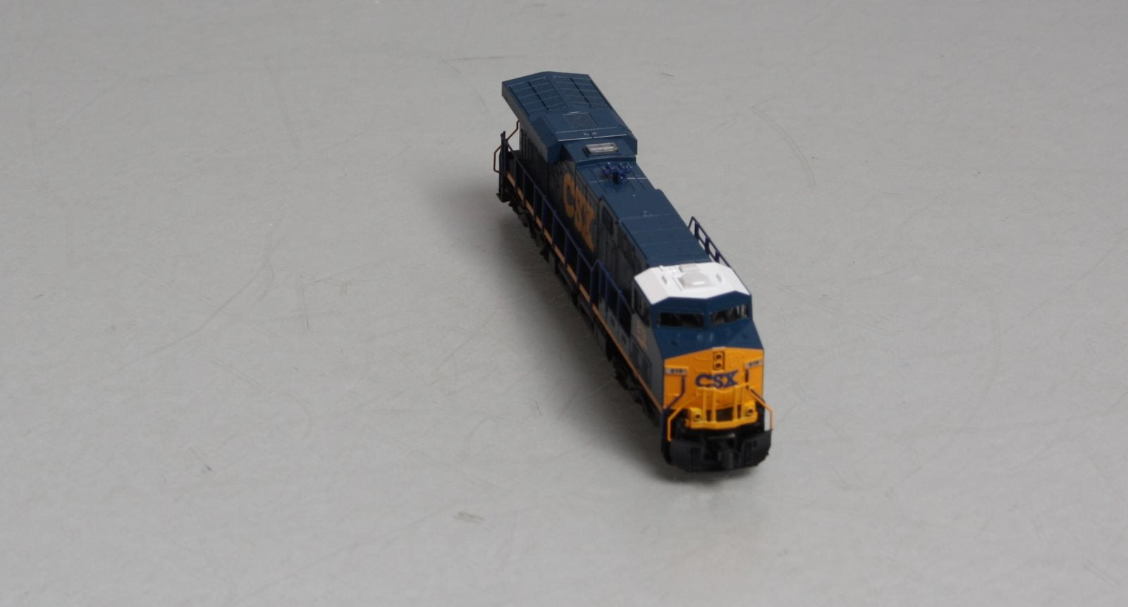 Kato 176-8908 N Scale CSX GE ES44AC 