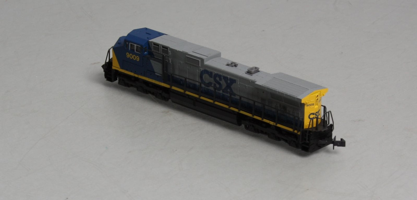 Kato 176-3401 N Scale CSX C44-9W Diesel Engine #9009 NIB