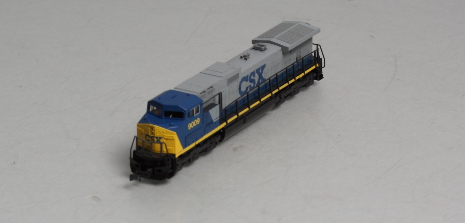 Kato 176-3401 N Scale CSX C44-9W Diesel Engine #9009 NIB