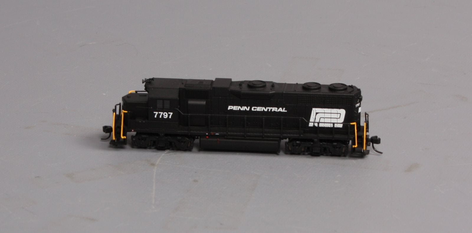 Atlas 53993 N Scale PC GP38 Low Nose Powered Diesel Locomotive #7797