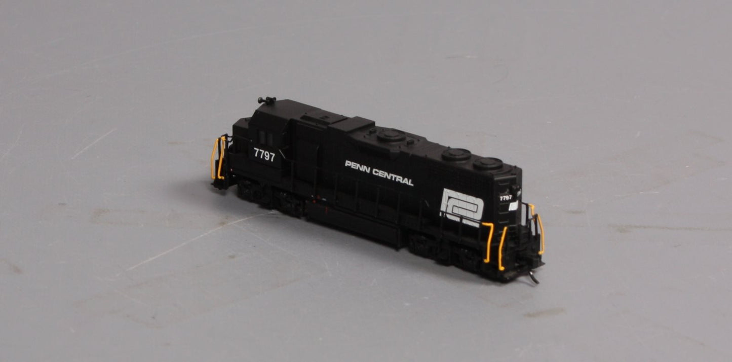 Atlas 53993 N Scale PC GP38 Low Nose Powered Diesel Locomotive #7797