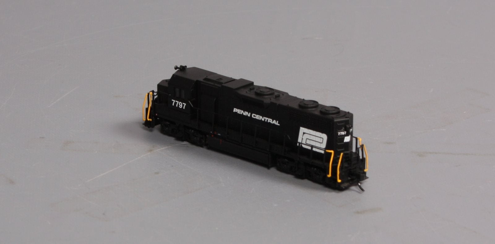 Atlas 53993 N Scale PC GP38 Low Nose Powered Diesel Locomotive #7797
