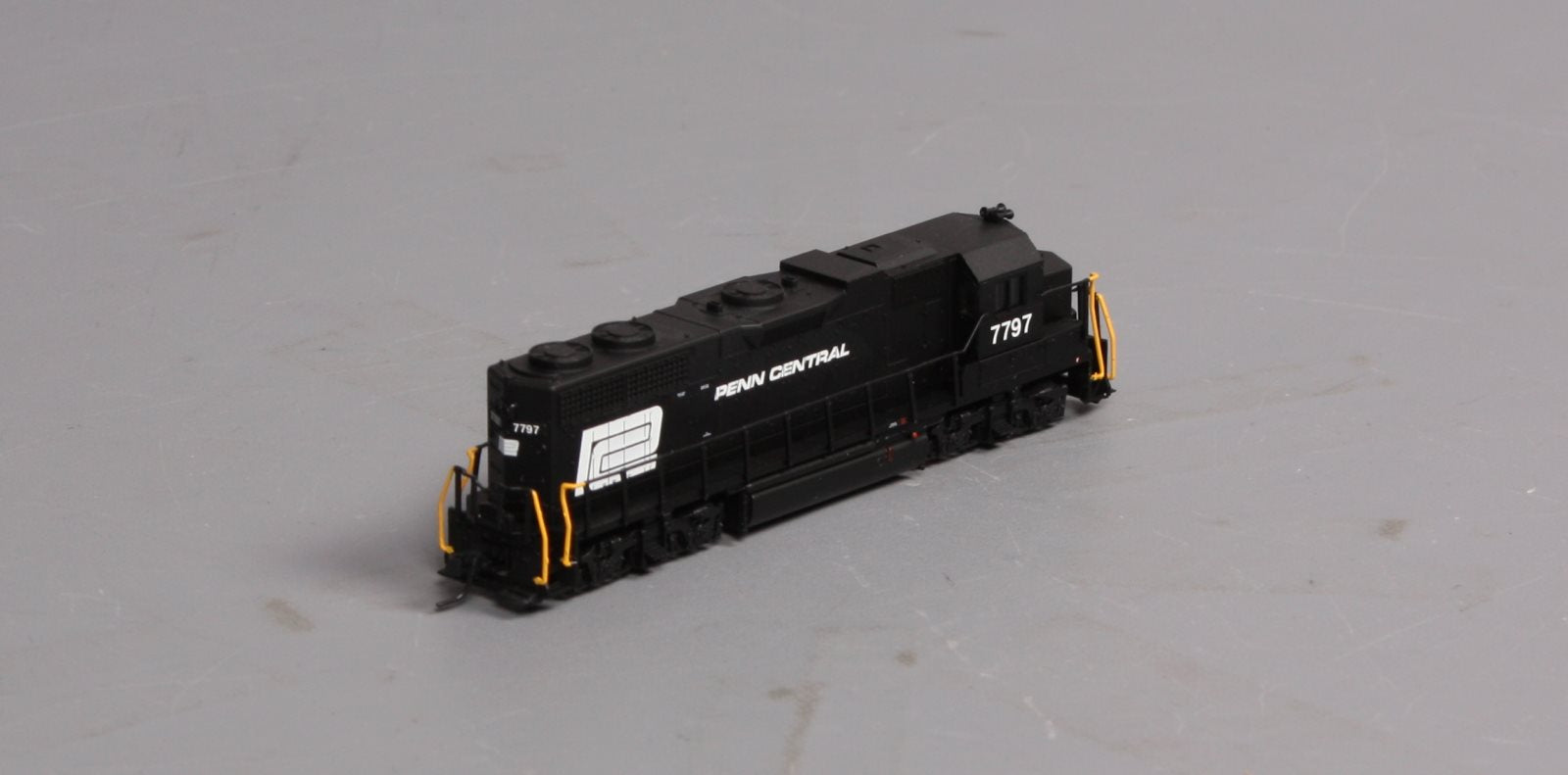 Atlas 53993 N Scale PC GP38 Low Nose Powered Diesel Locomotive #7797