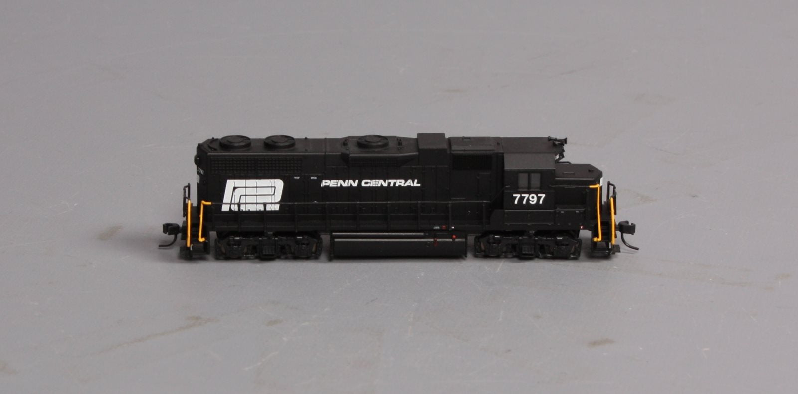 Atlas 53993 N Scale PC GP38 Low Nose Powered Diesel Locomotive #7797