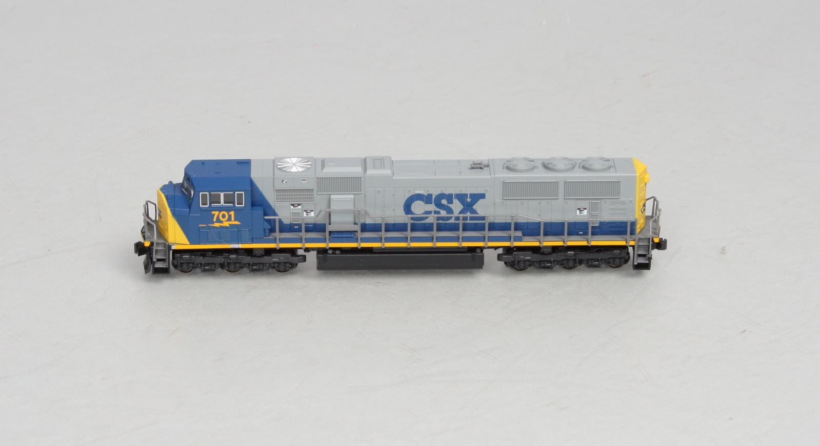 Kato 176-6307 N Scale CSX SD70MAC Diesel Locomotive #701 – Trainz