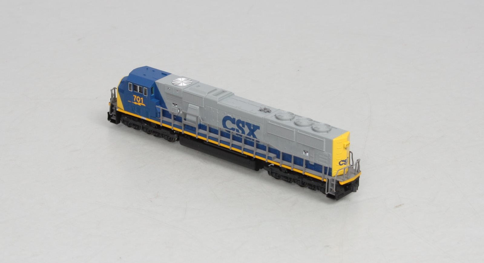 Kato 176-6307 N Scale CSX SD70MAC Diesel Locomotive #701 – Trainz