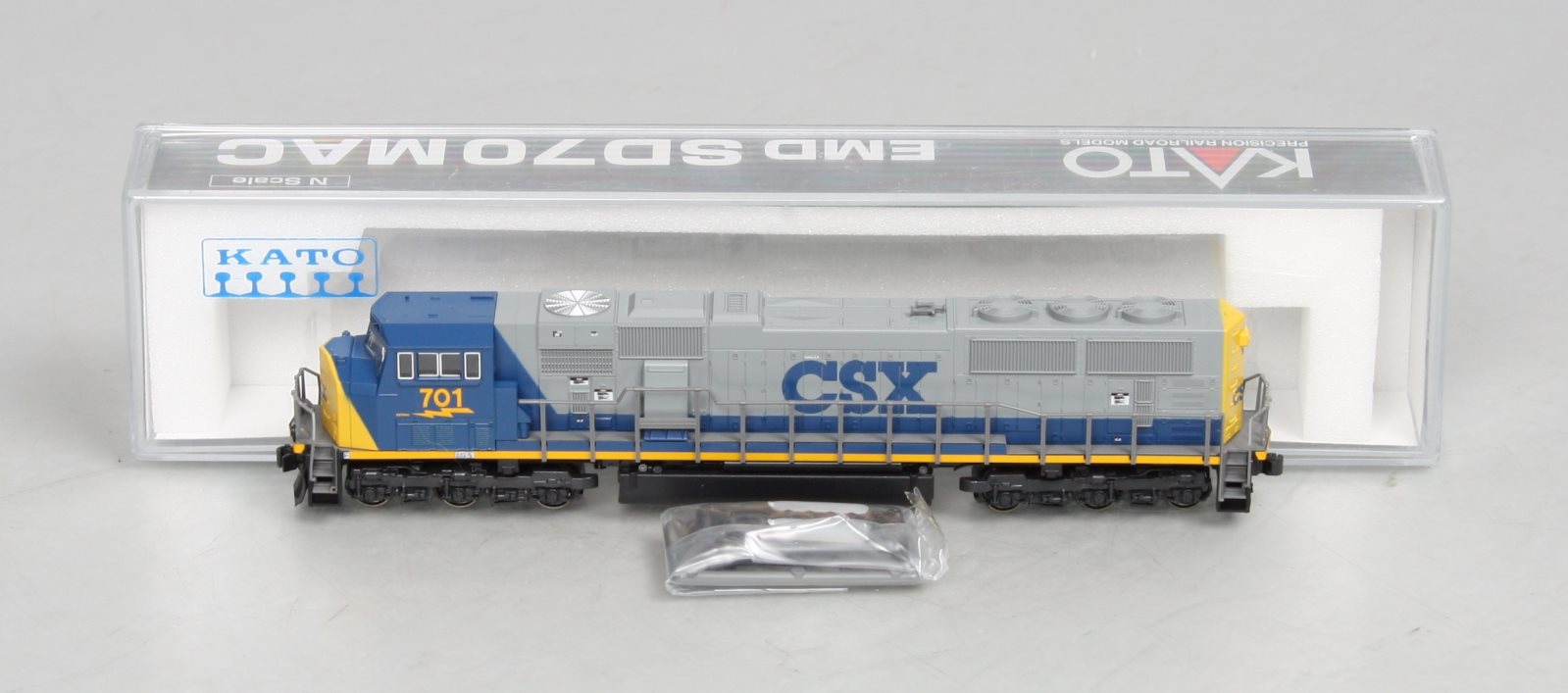 Kato 176-6307 N Scale CSX SD70MAC Diesel Locomotive #701