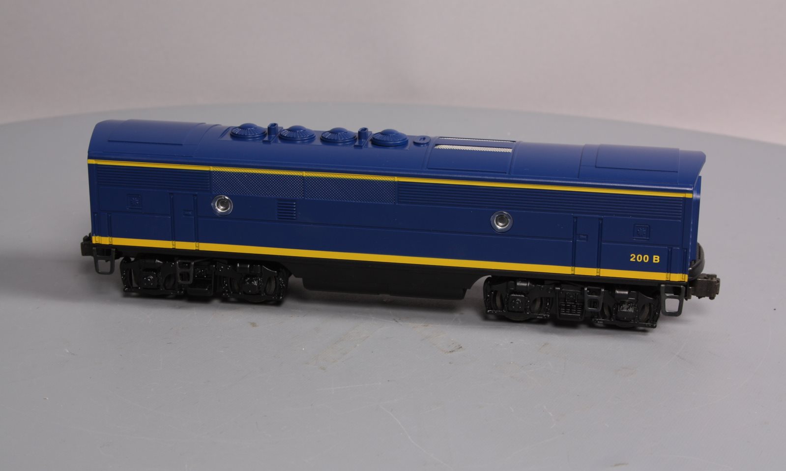 Lionel 6-18122 O Santa Fe F3 Blue/Yellow Non-Powered Diesel B-Unit #200B w/RS II LN/Box