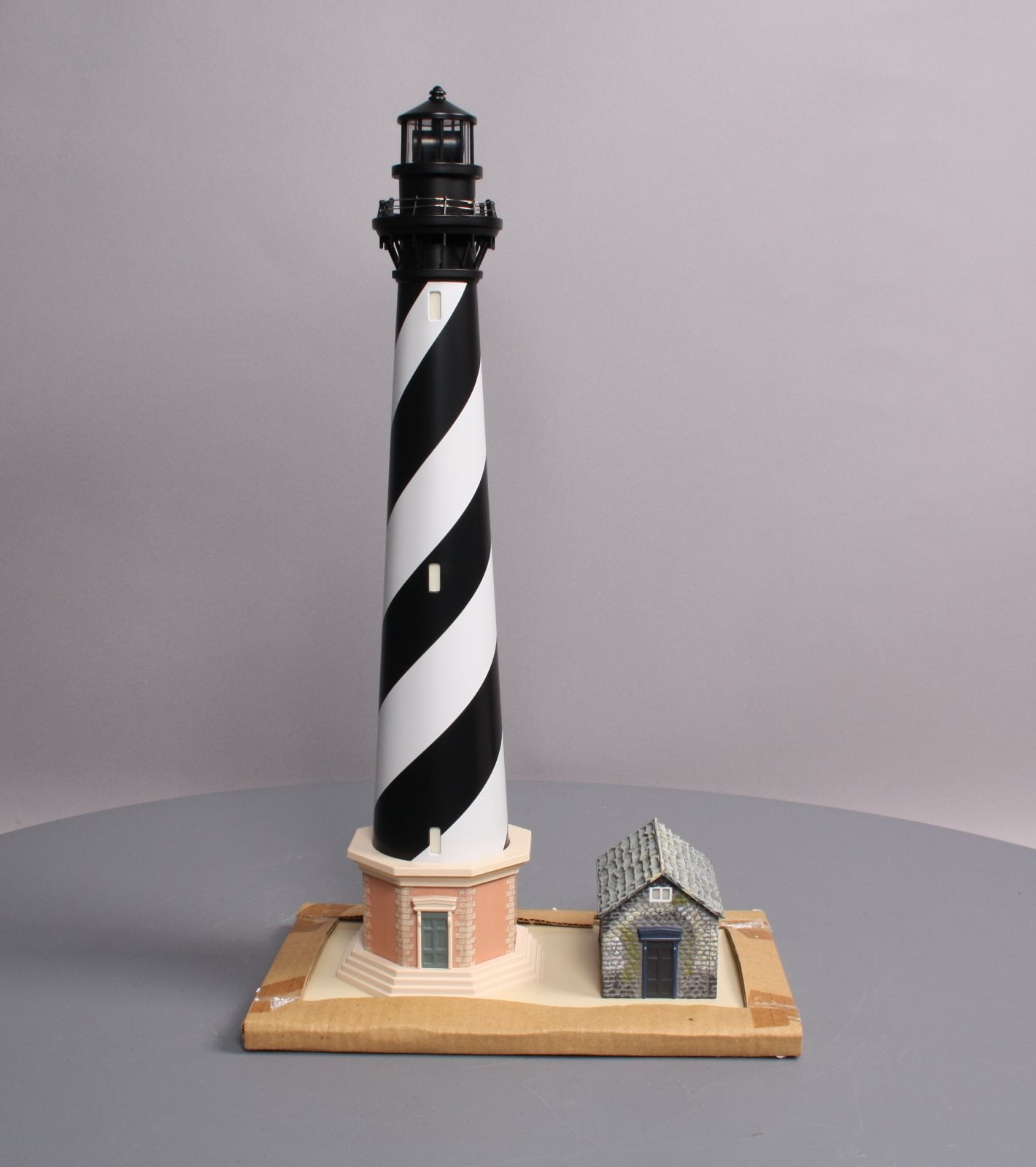 Lionel 6-14087 O Gauge Operating Lighthouse with Foghorn Blast NIB