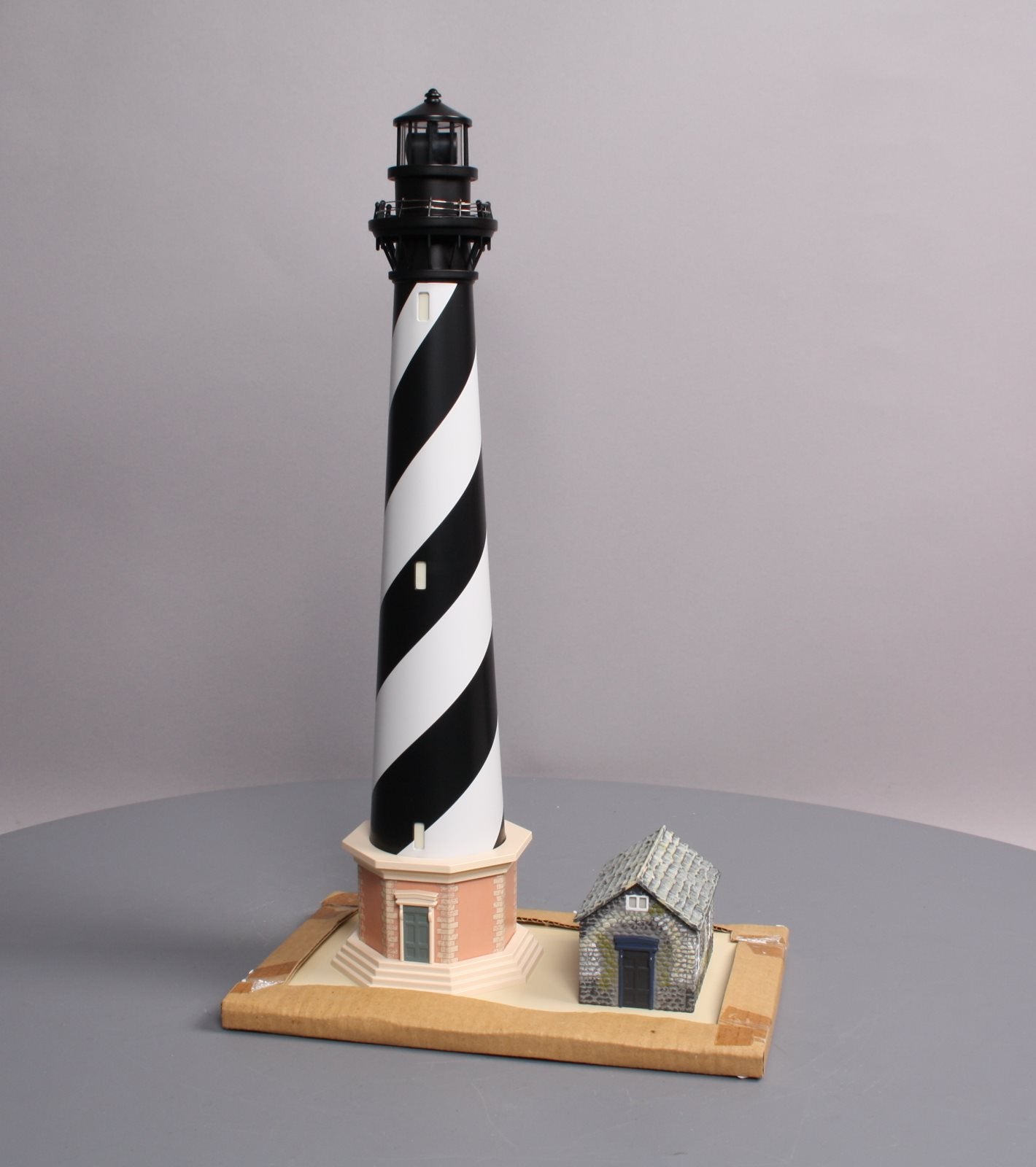 Lionel 6-14087 O Gauge Operating Lighthouse with Foghorn Blast LN/Box