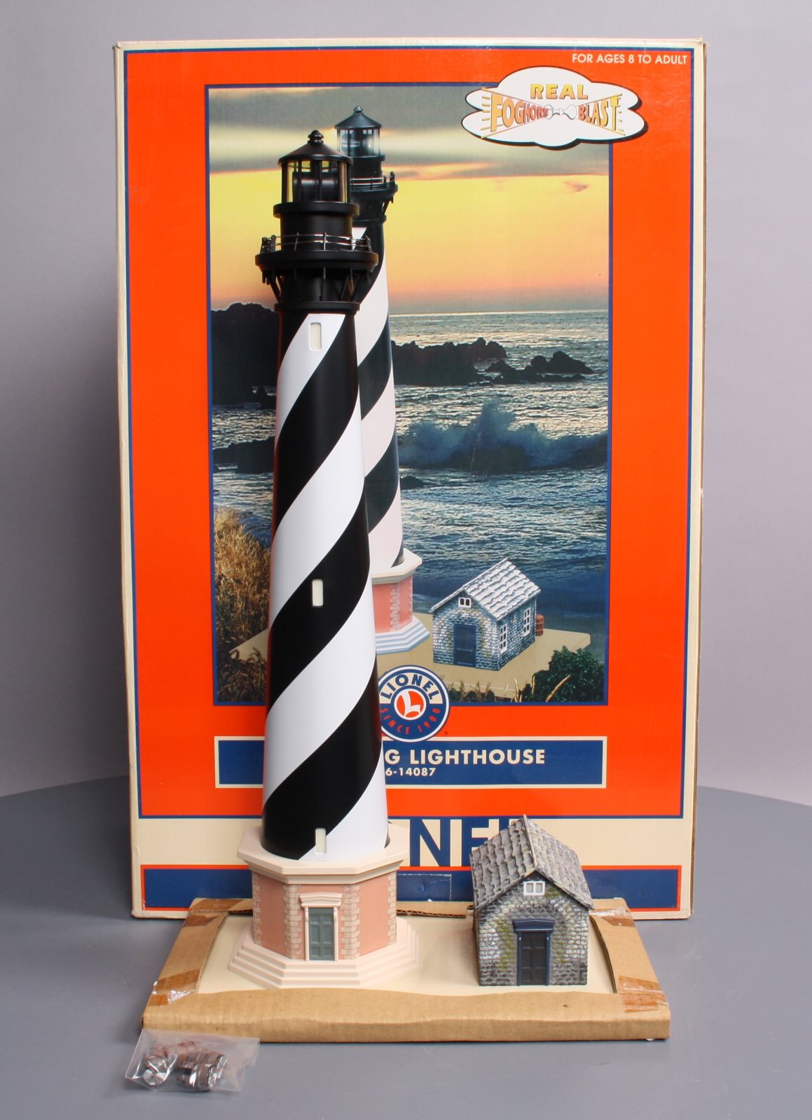 Lionel 6-14087 O Gauge Operating Lighthouse with Foghorn Blast NIB