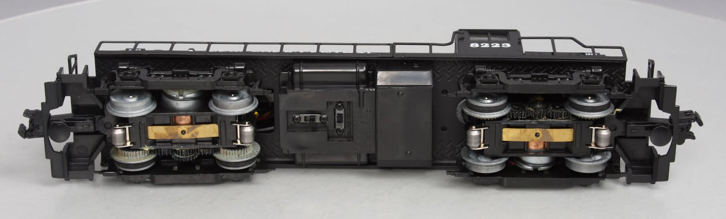 Lionel 6-18835 O New York Central Alco RS-3 Diesel Locomotive #8223 EX/Box