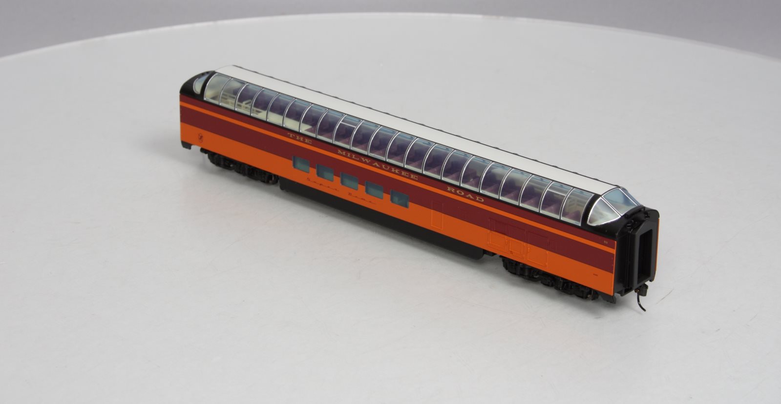 Walthers 932-9273 HO Milwaukee Road 261 Excursion Super Dome Pass Car #53 LN/Box