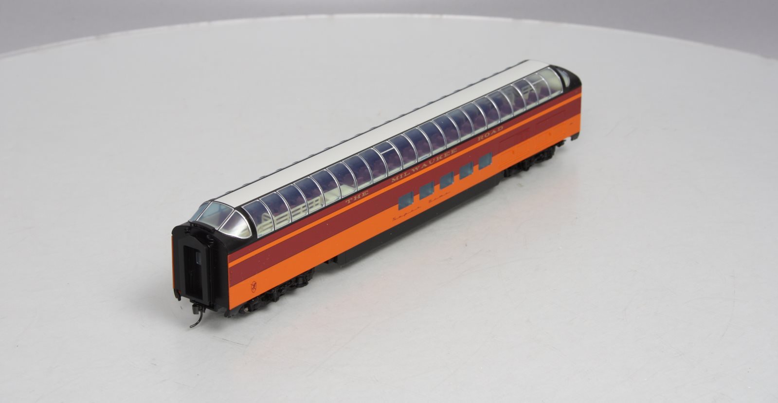 Walthers 932-9273 HO Milwaukee Road 261 Excursion Super Dome Pass Car #53 LN/Box