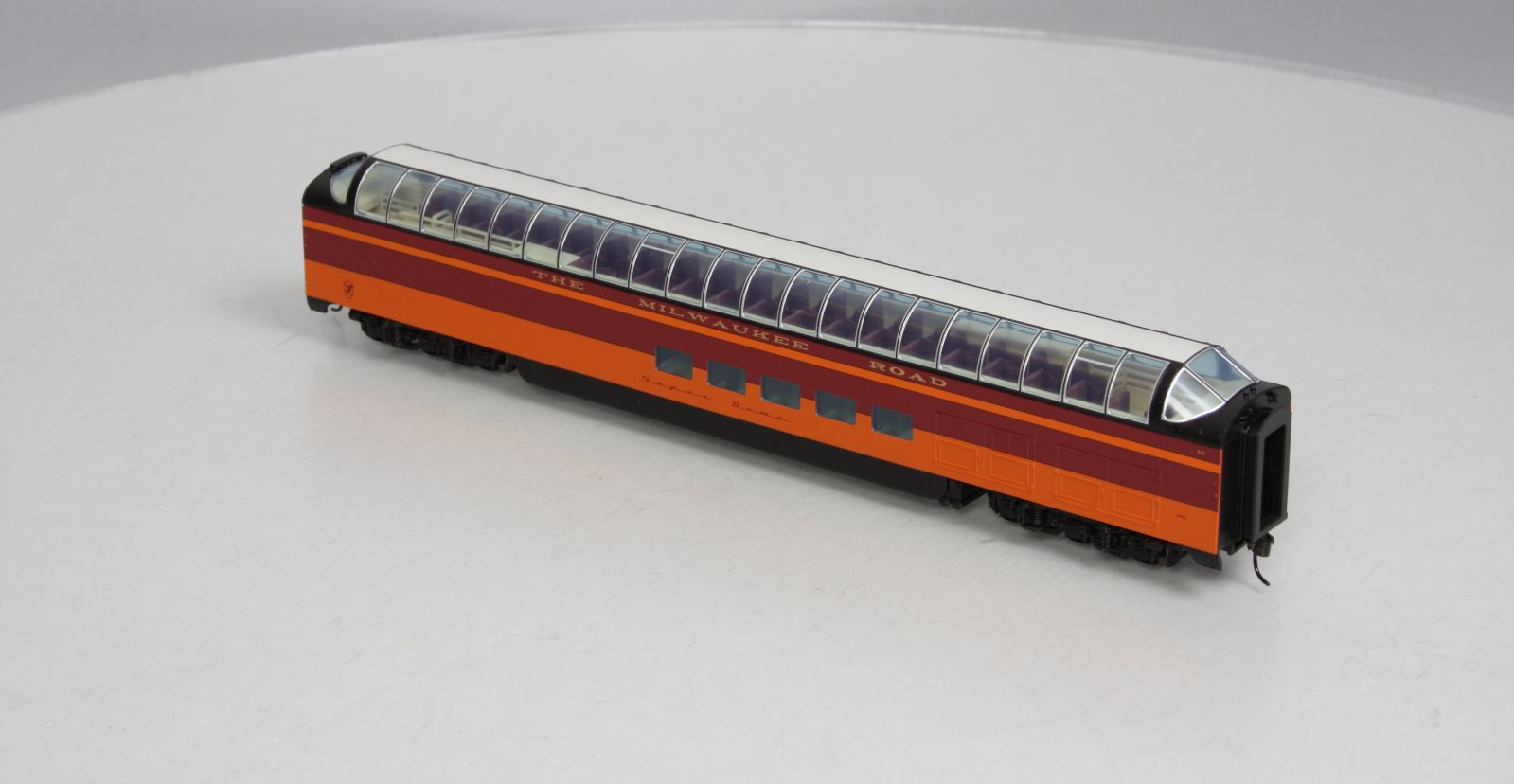 Walthers 932-9273 HO Milwaukee Road 261 Excursion Super Dome Pass Car #53