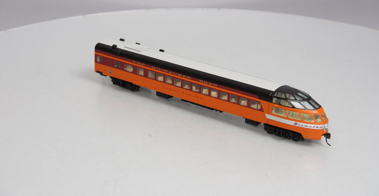 Walthers 932-9263 HO Milwaukee Road 261 Cedar Rapids Excursion Skytop Lounge LN/Box