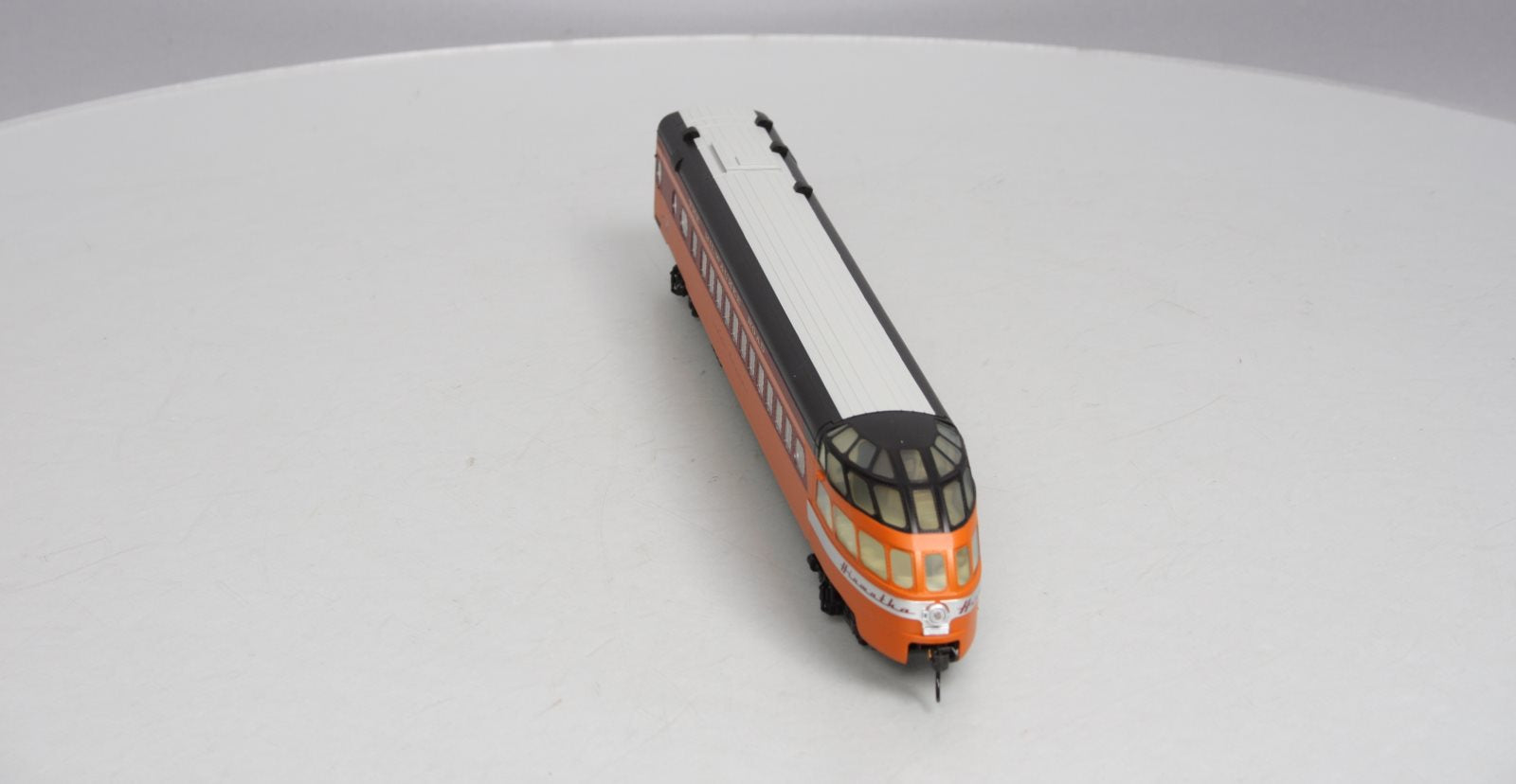 Walthers 932-9263 HO Milwaukee Road 261 Cedar Rapids Excursion Skytop Lounge LN/Box