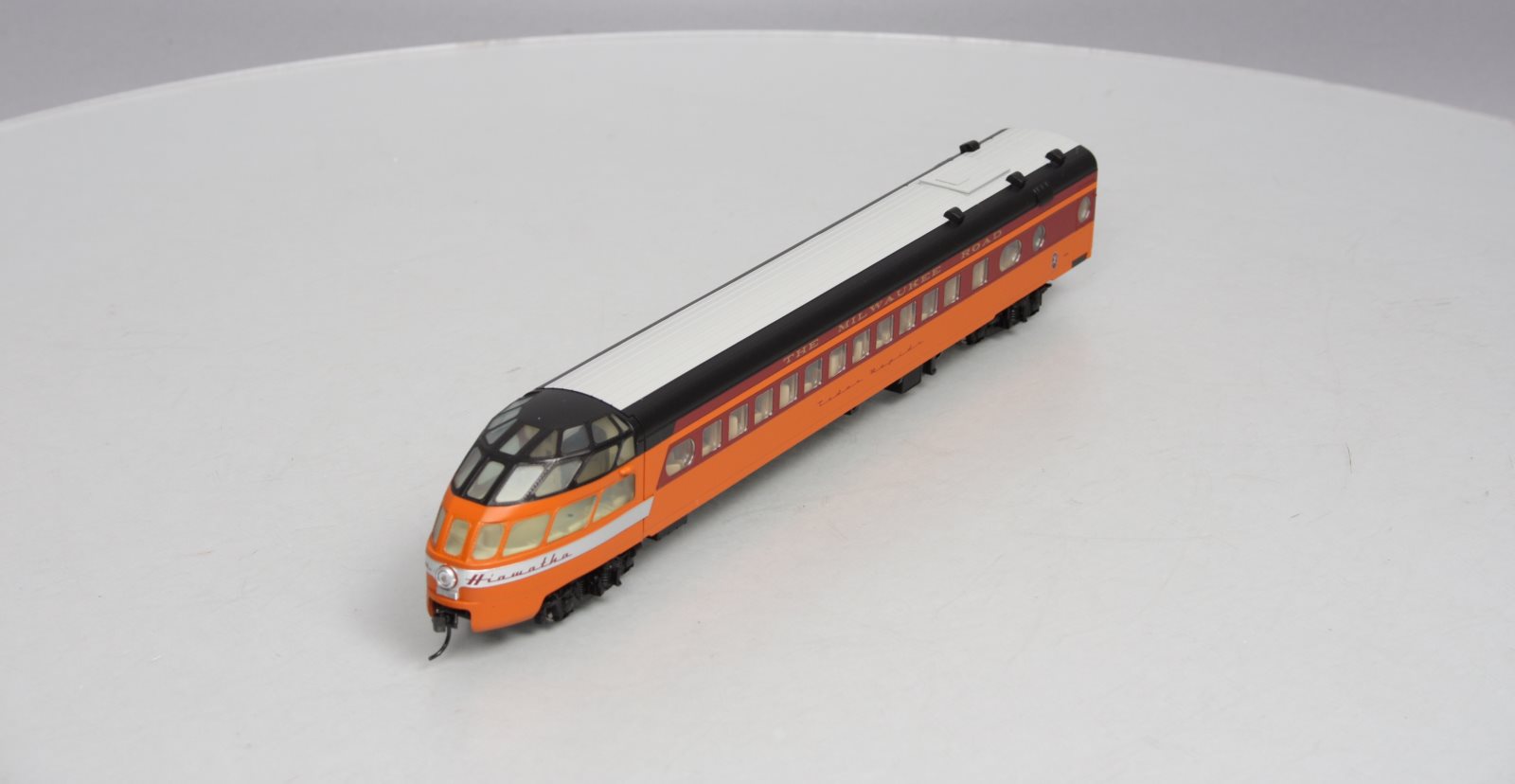 Walthers 932-9263 HO Milwaukee Road 261 Cedar Rapids Excursion Skytop Lounge LN/Box