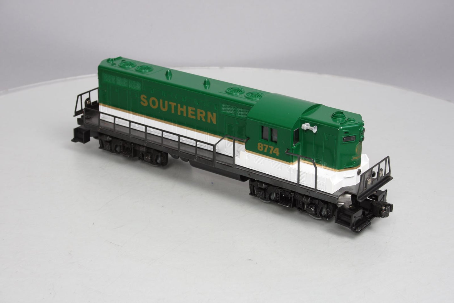 Lionel 6-8774 O Gauge Southern GP-7 Diesel Locomotive #8774 LN/Box
