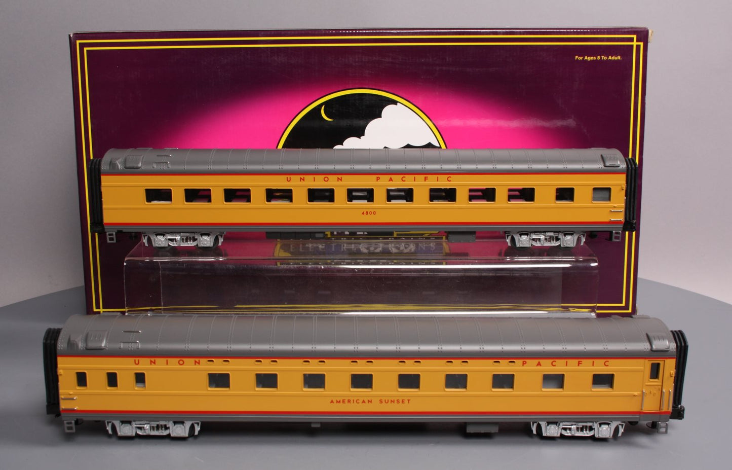 MTH 20-6698 O UP 70' Streamlined Sleeper/Diner Passenger Car Set (Set of 2) LN/Box