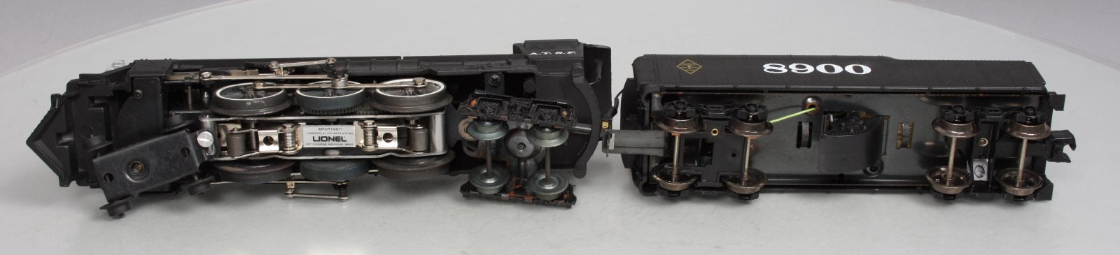 Lionel 6-8900 O Gauge ATSF 4-6-4 Steam Locomotive & Tender #8900 NIB