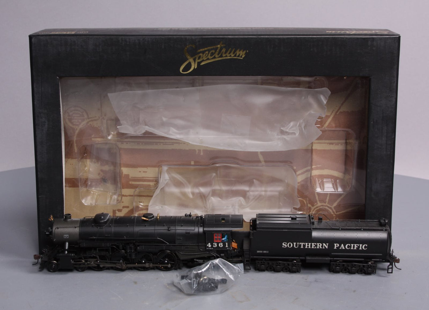 Spectrum 84204 HO SP 4-8-2 Heavy Mountain & Long Tender #4361 w/Snd & DCC