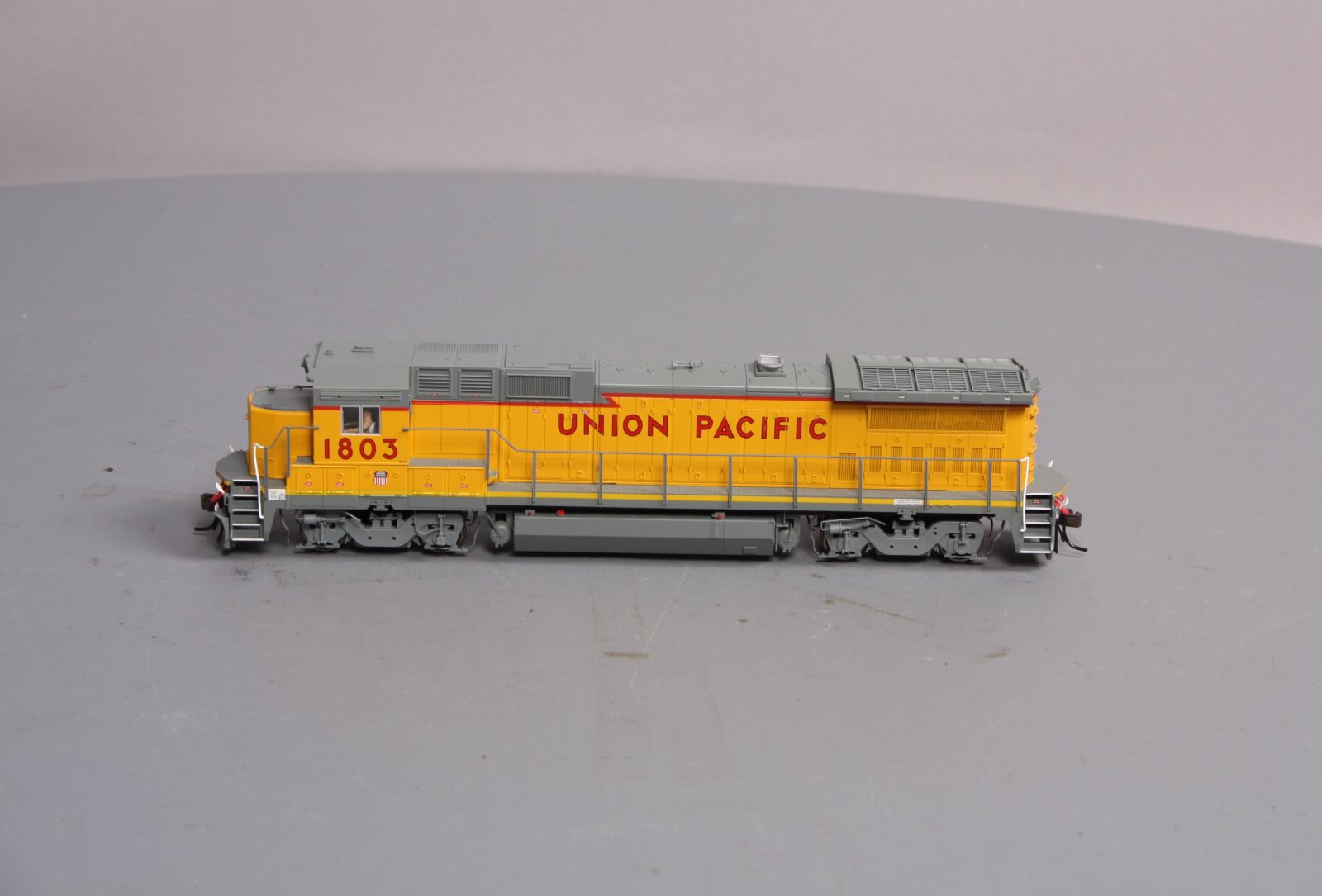 Atlas 9841 HO Scale Union Pacific GE Dash 8-40B Diesel Locomotive #1803 w/DCC,