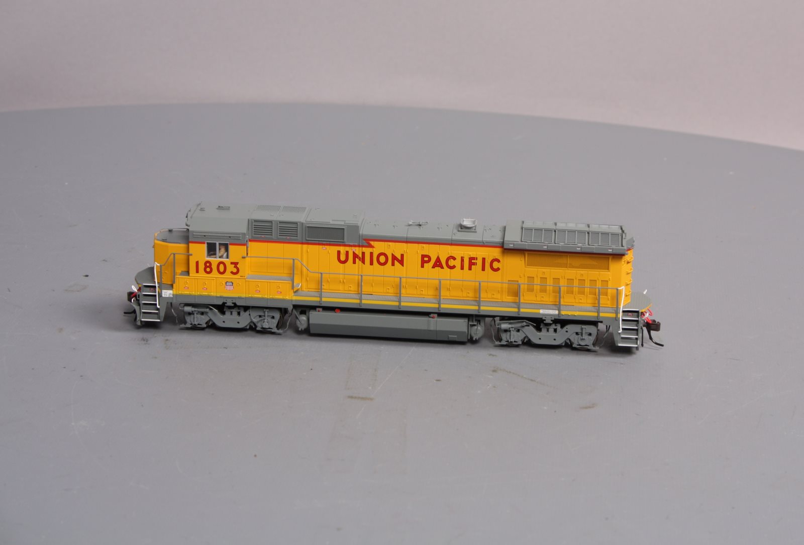 Atlas 9841 HO Scale Union Pacific GE Dash 8-40B Diesel Locomotive #1803 w/DCC,