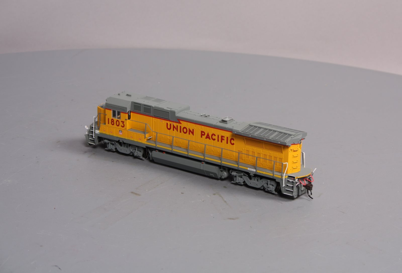 Atlas 9841 HO Scale Union Pacific GE Dash 8-40B Diesel Locomotive #1803 w/DCC,