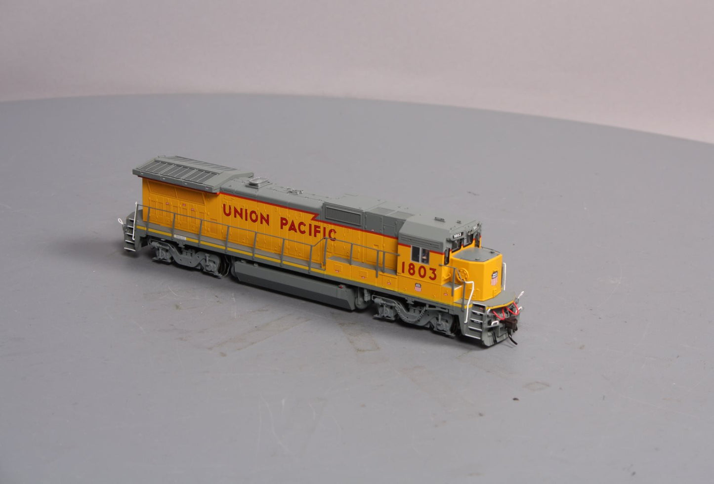 Atlas 9841 HO Scale Union Pacific GE Dash 8-40B Diesel Locomotive #1803 w/DCC,