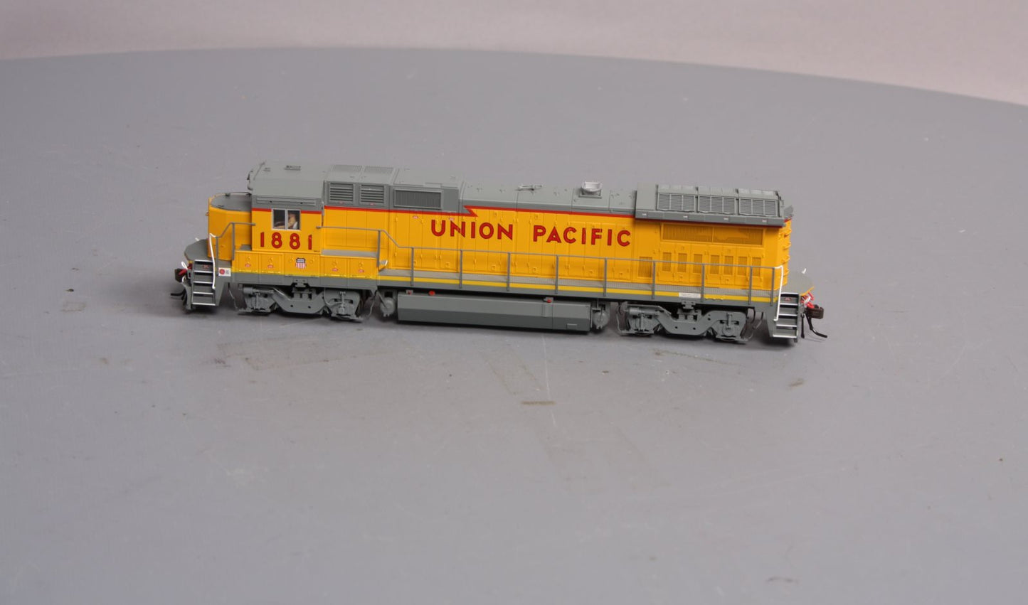 Atlas 9843 HO Scale Union Pacific GE Dash 8-40B Diesel Locomotive #1881 w/DCC,