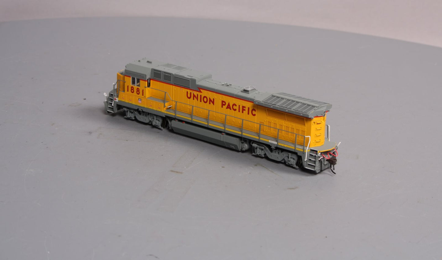Atlas 9843 HO Scale Union Pacific GE Dash 8-40B Diesel Locomotive #1881 w/DCC,