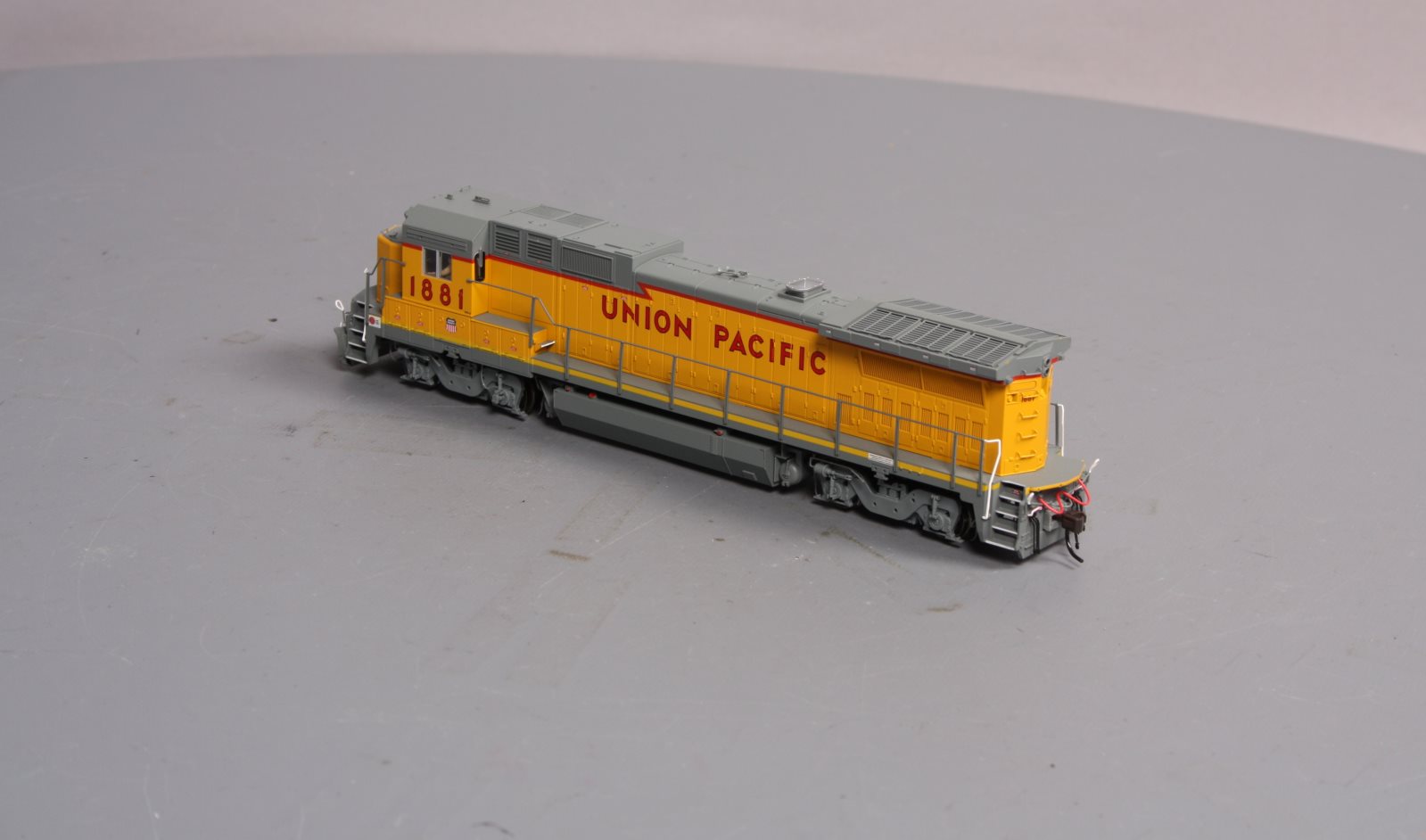 Atlas 9843 HO Scale Union Pacific GE Dash 8-40B Diesel Locomotive #1881 w/DCC,