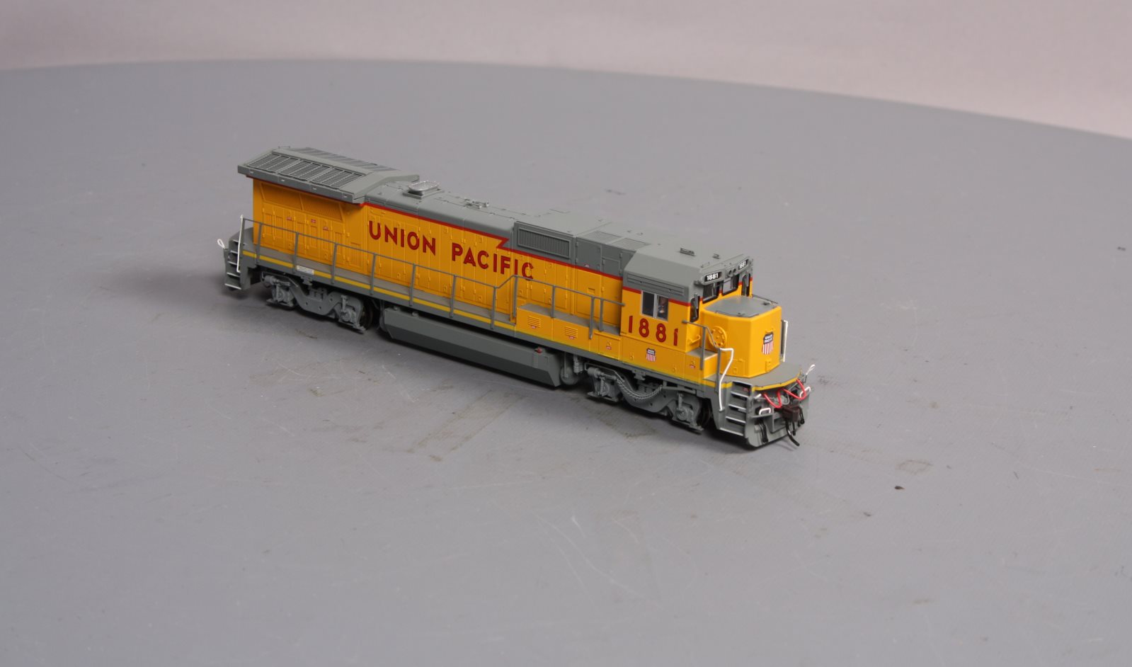 Atlas 9843 HO Scale Union Pacific GE Dash 8-40B Diesel Locomotive #1881 w/DCC,