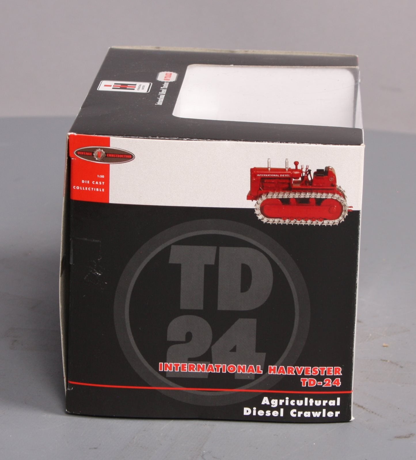 SpecCast ZJD-1576 1:50 International Harvester TD-24 Diesel Crawler