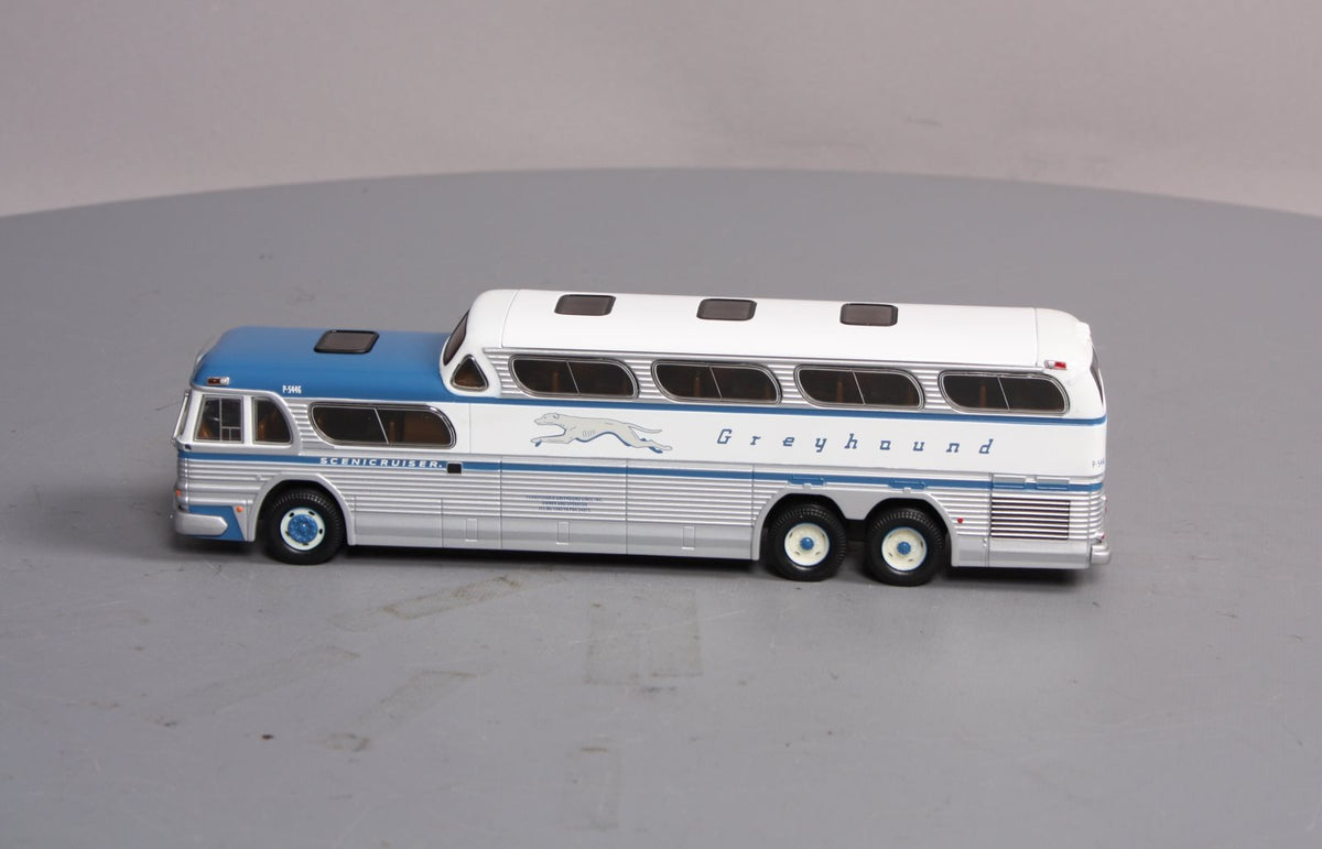 Corgi US54405 1:50 ScaleGM4501 Greyhound Scenicruiser Pittsburgh Destination Bus