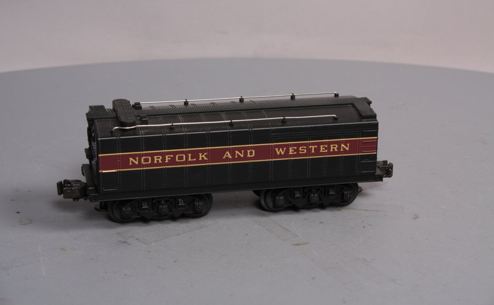 MTH 30-1117 O Gauge Norfolk & Western Non-Powered Auxiliary Tender LN/Box