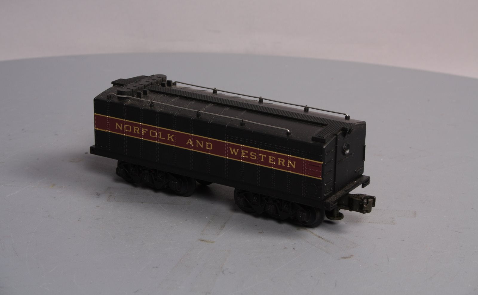 MTH 30-1117 O Gauge Norfolk & Western Non-Powered Auxiliary Tender LN/Box
