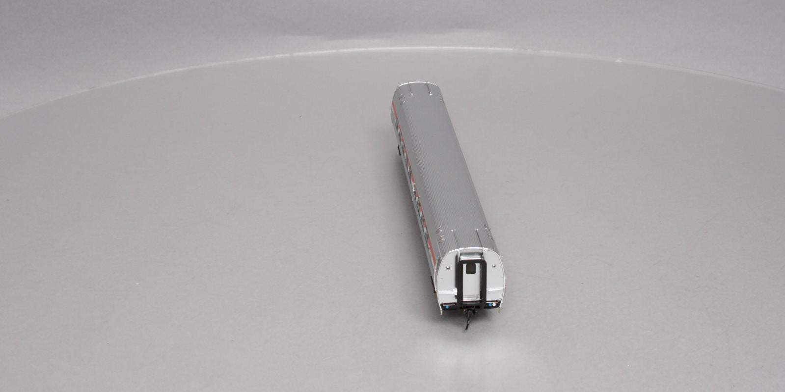 Walthers 920-11220 HO Amtrak 85' Budd Amfleet 59-Seat Coach