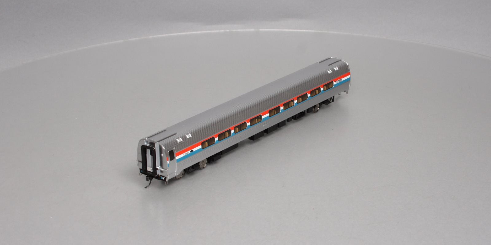 Walthers 920-11220 HO Amtrak 85' Budd Amfleet 59-Seat Coach