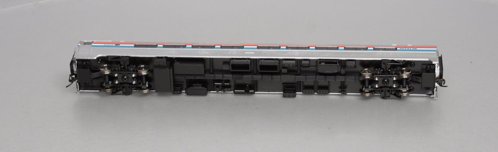 Walthers 920-11220 HO Amtrak 85' Budd Amfleet 59-Seat Coach