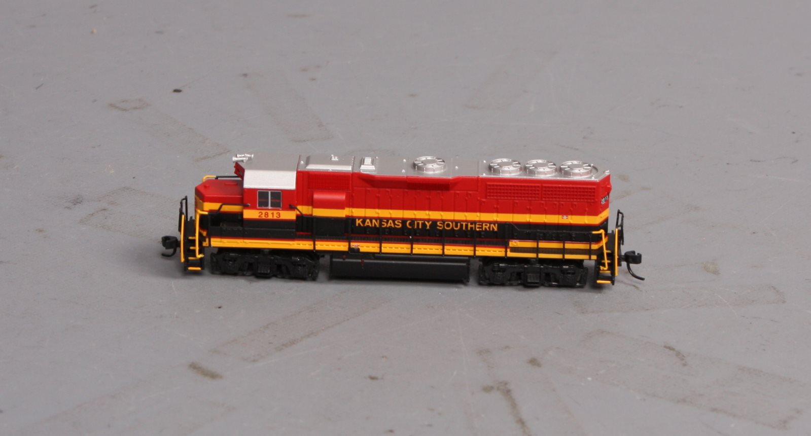 Atlas 40000379 N Scale Kansas City Southern GP-22ECO Diesel Locomotive #2813