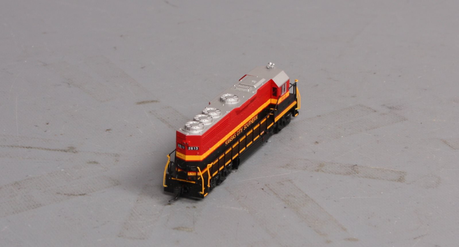 Atlas 40000379 N Scale Kansas City Southern GP-22ECO Diesel Locomotive #2813