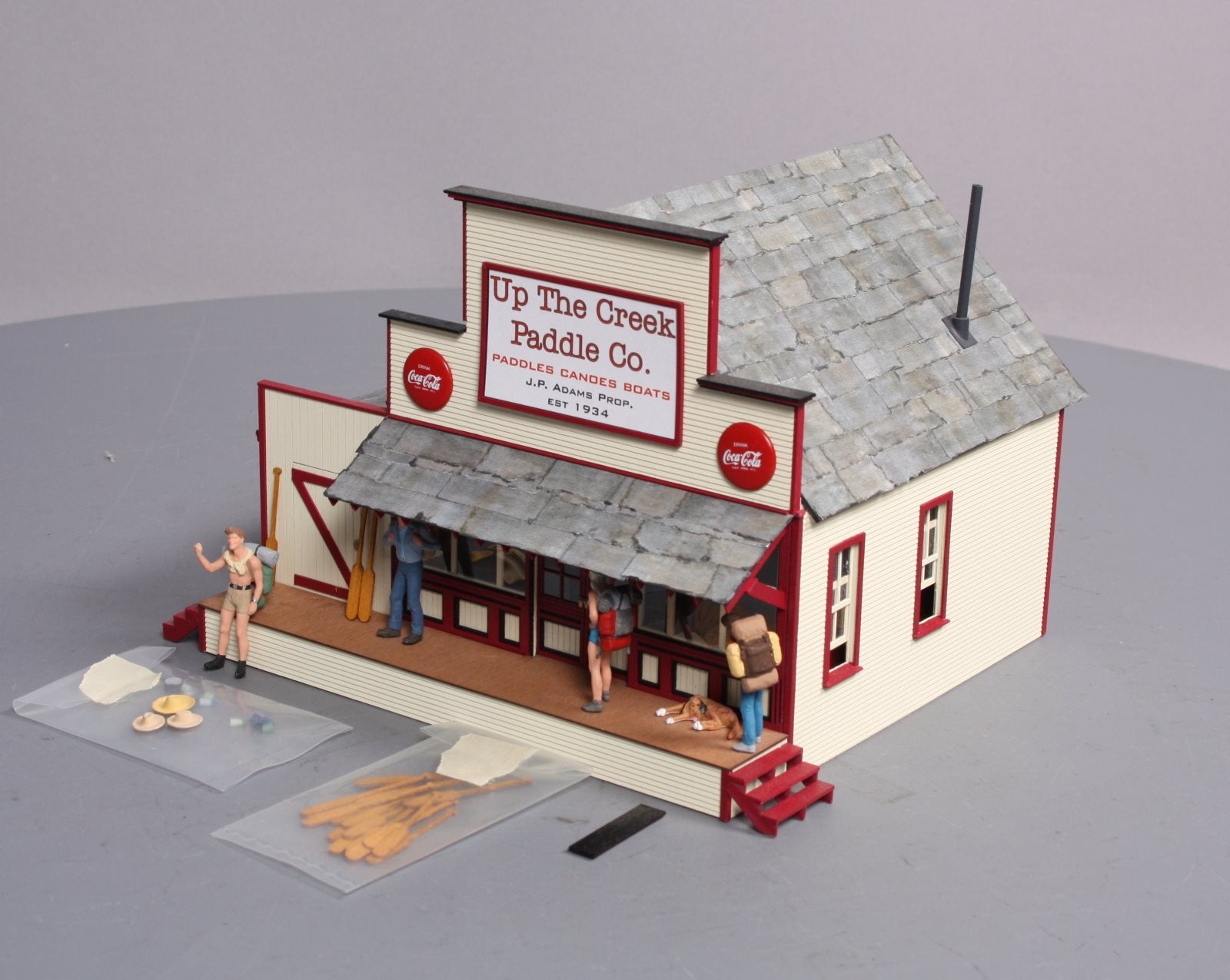 Banta Model Works 2128 O Scale Up the Creek Paddle Co. Building - Assembled